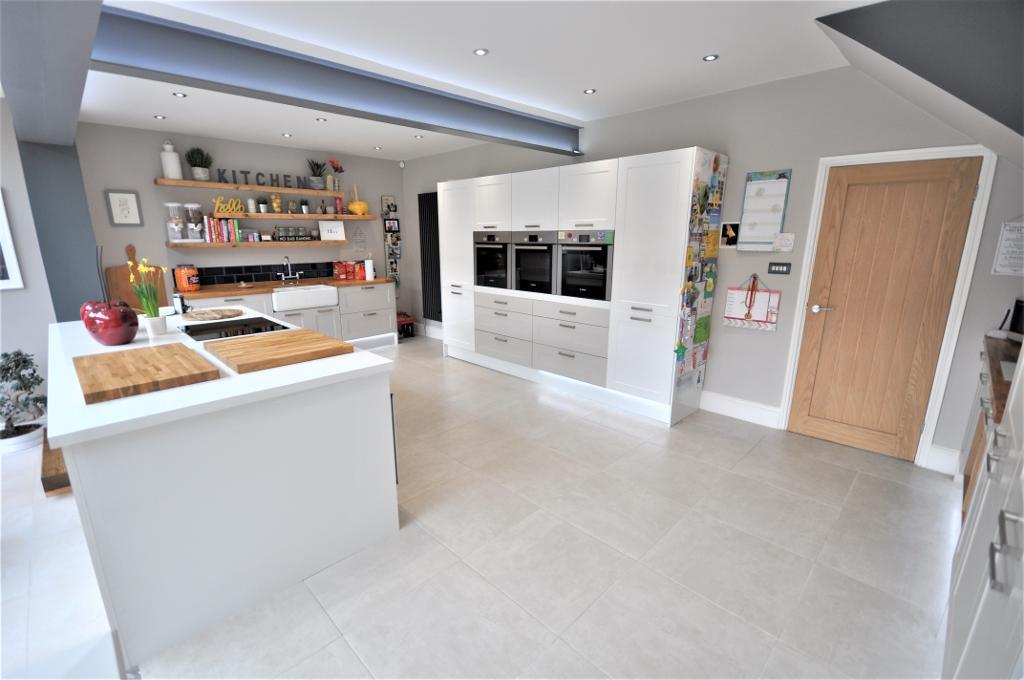 411 CDN Kitchen 5