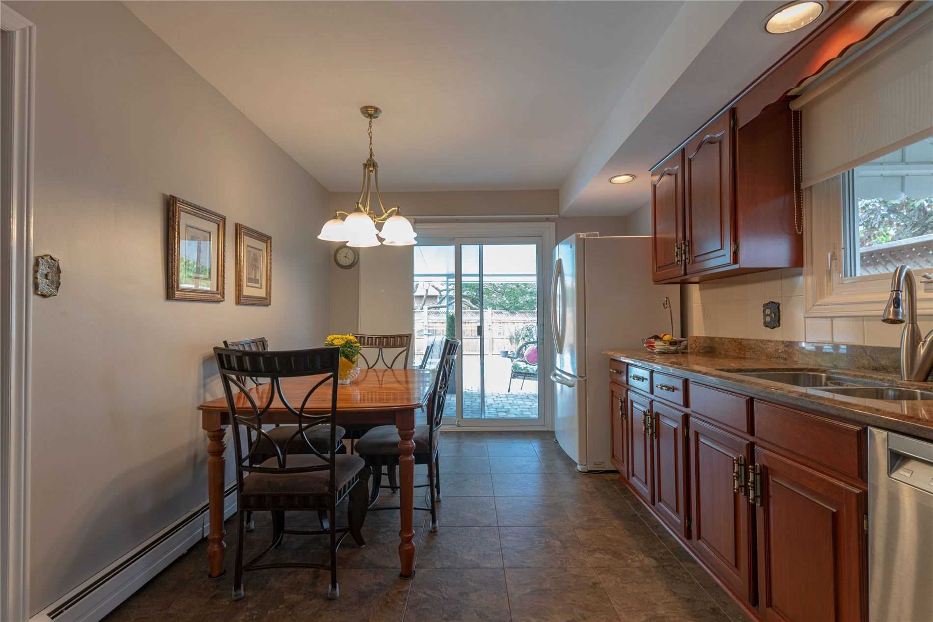 7097 Coach Kitchen (2021) 3